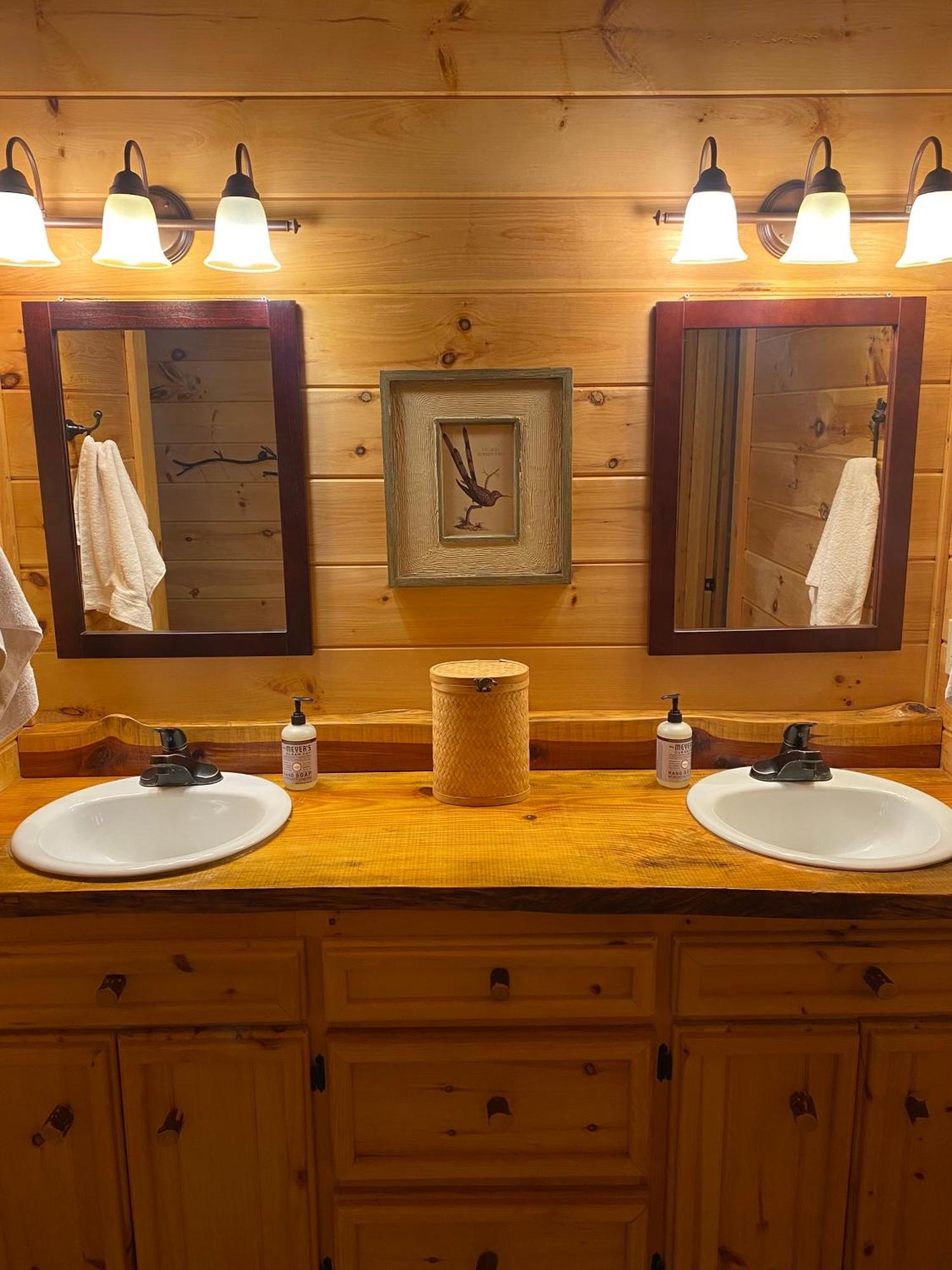 The Cozy Lazy Laurel With Year-Round Mountain Views, Hot Tub, Fire Pit Villa Cherry Log Exterior photo