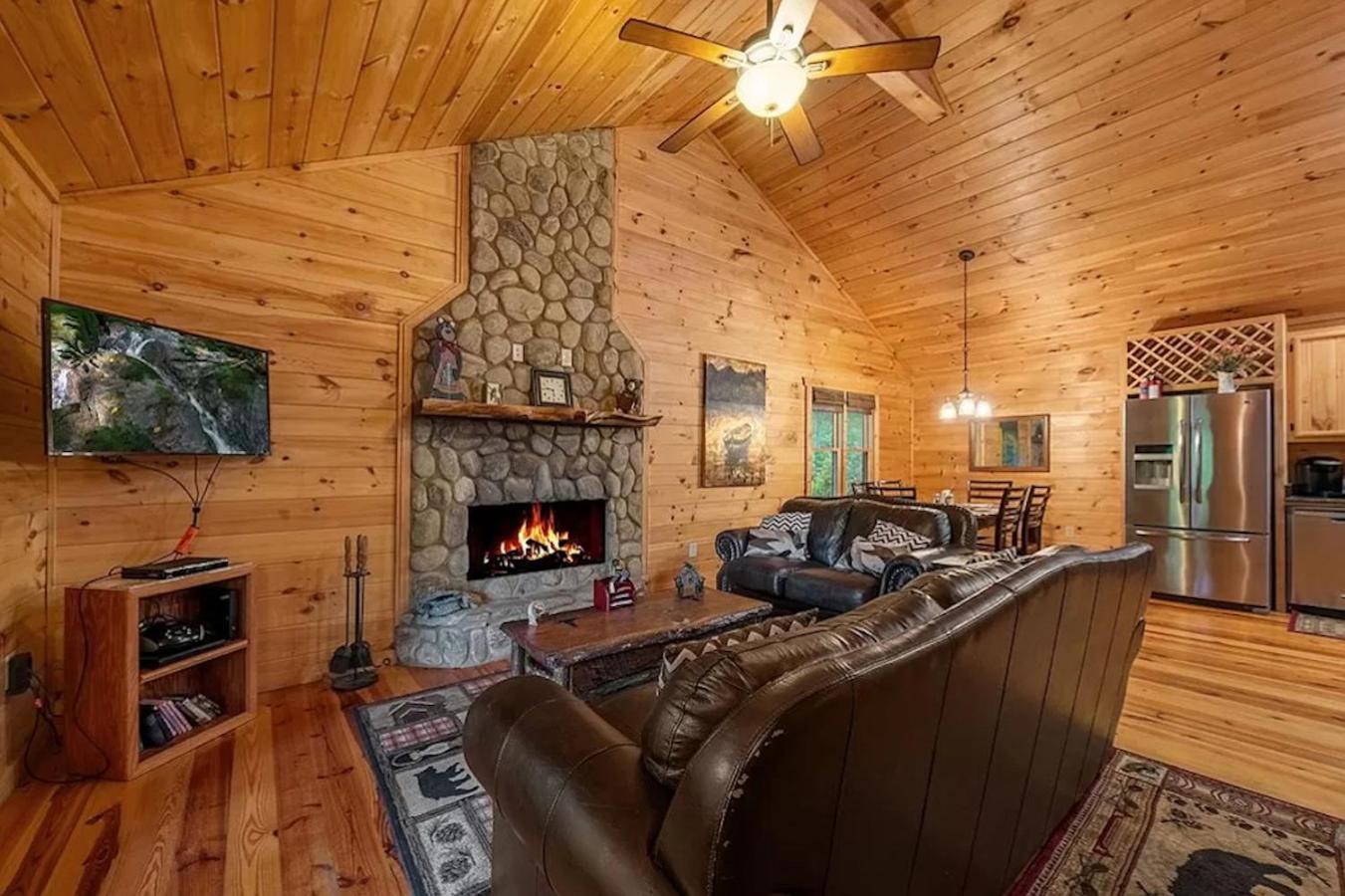 The Cozy Lazy Laurel With Year-Round Mountain Views, Hot Tub, Fire Pit Villa Cherry Log Exterior photo