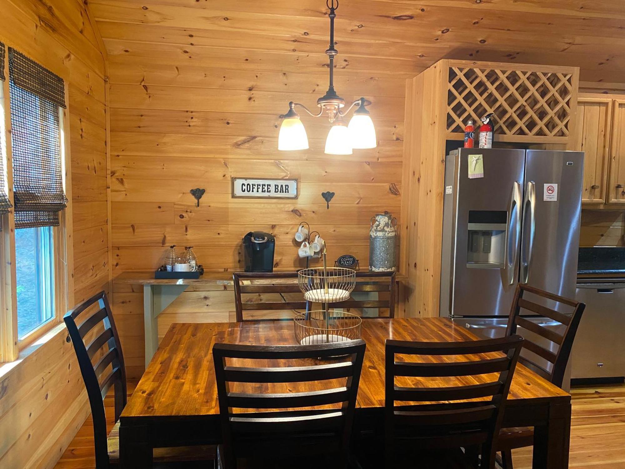 The Cozy Lazy Laurel With Year-Round Mountain Views, Hot Tub, Fire Pit Villa Cherry Log Exterior photo